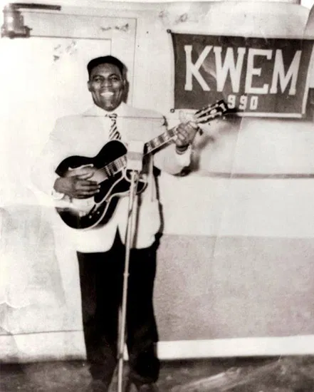 Howlin Wolf jovem no Mississippi durante a era do Delta Blues